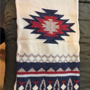 American Eagle Outfitters Red and Cream Knit Scarf